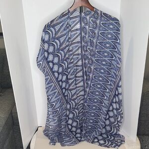 Jessica McClintock Blue and White Patterned Kimono